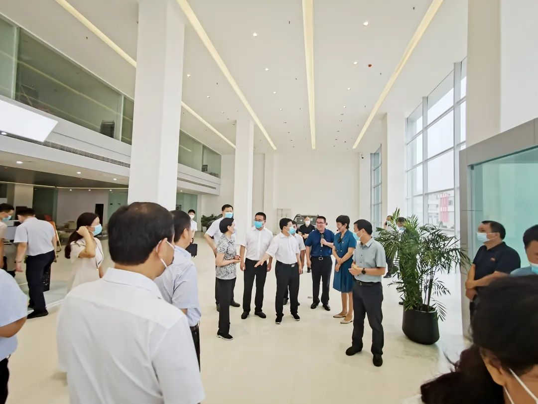 洛阳|徐衣显市长率第二观摩组视察国润汽车产业园项目